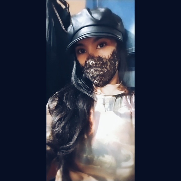 Lace Face Mask - Picture 3 of 9